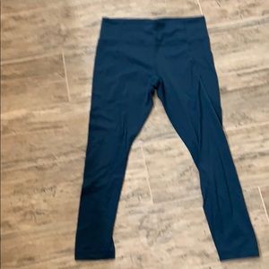 Athleta salutation 7/8 legging